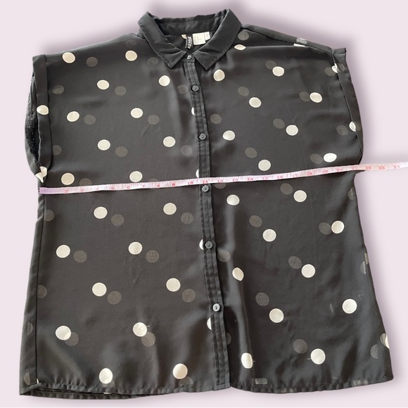 PRE LOVED DIVIDED TOP - Picture 7 of 10